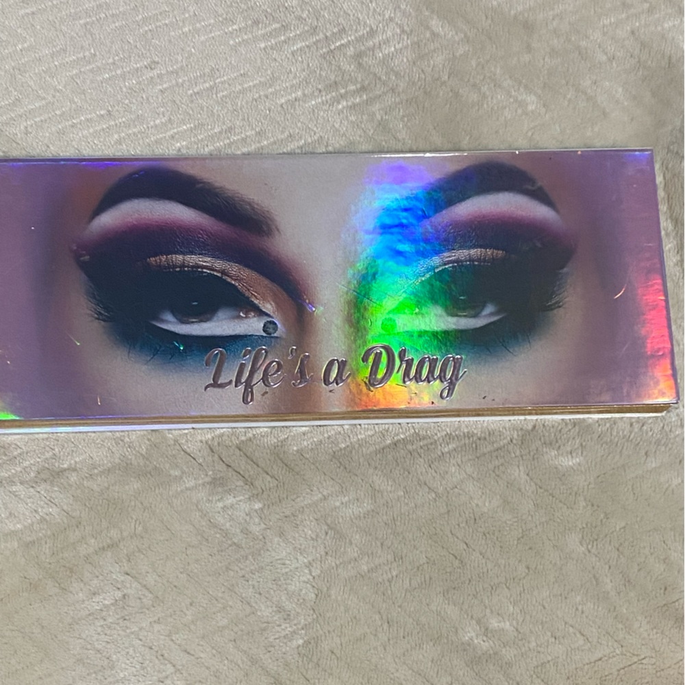 Lunar beauty pallet